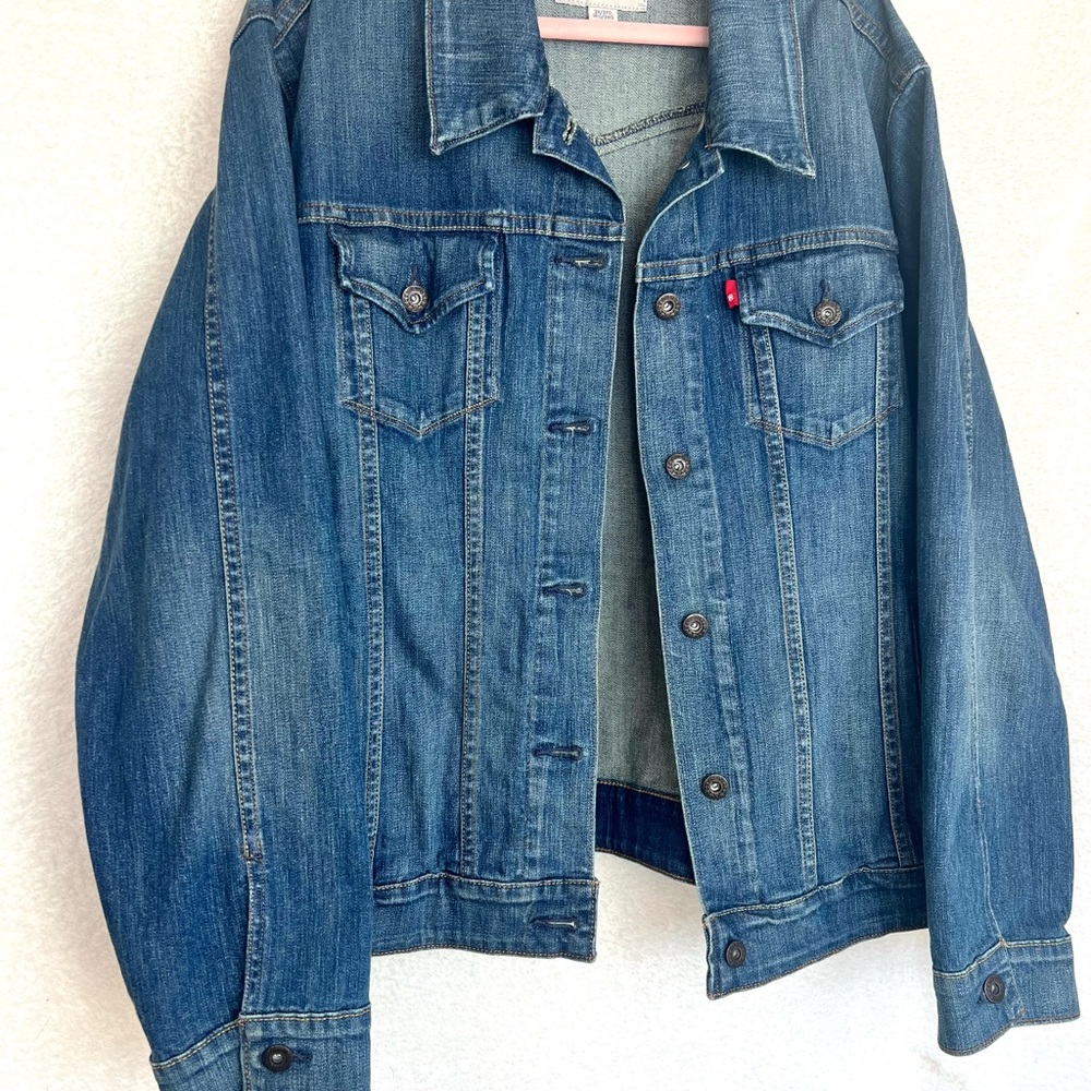 Levi's Jean Jacket - Picture 4 of 7